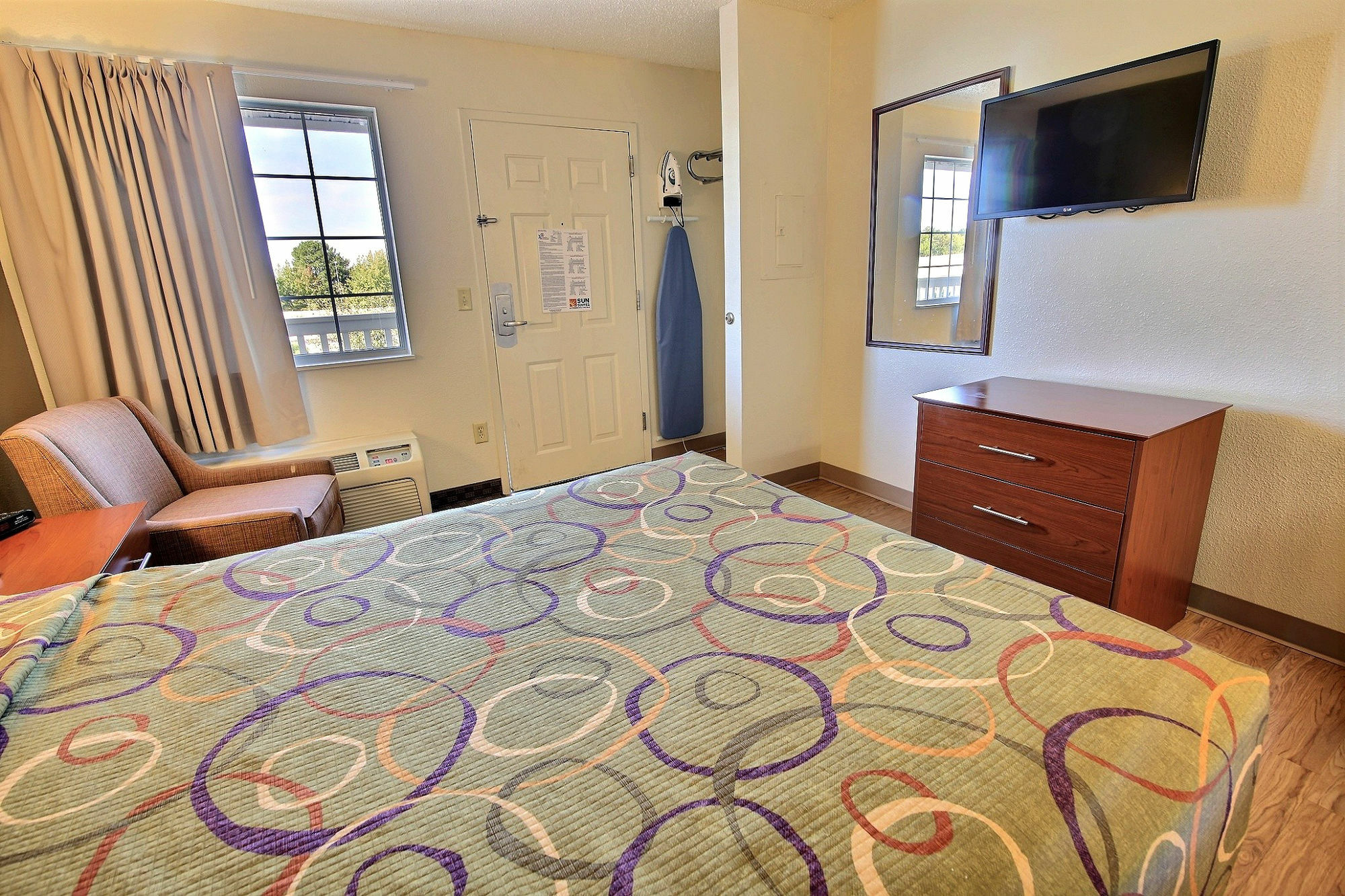 Sun Suites Of Chesapeake Exterior foto